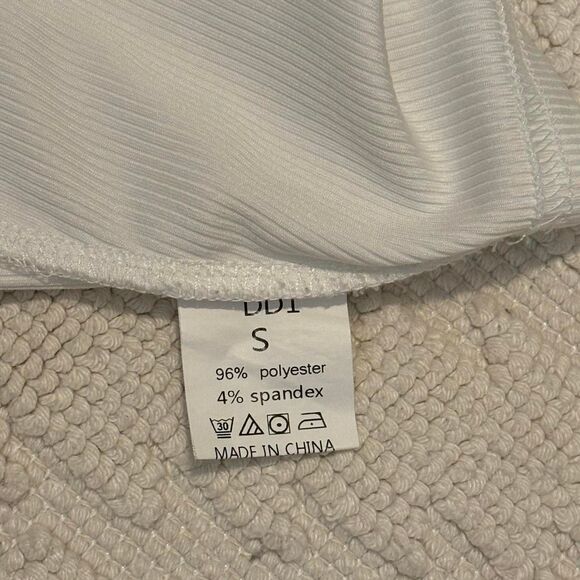 white basic ribbed crop top - Picture 4 of 4